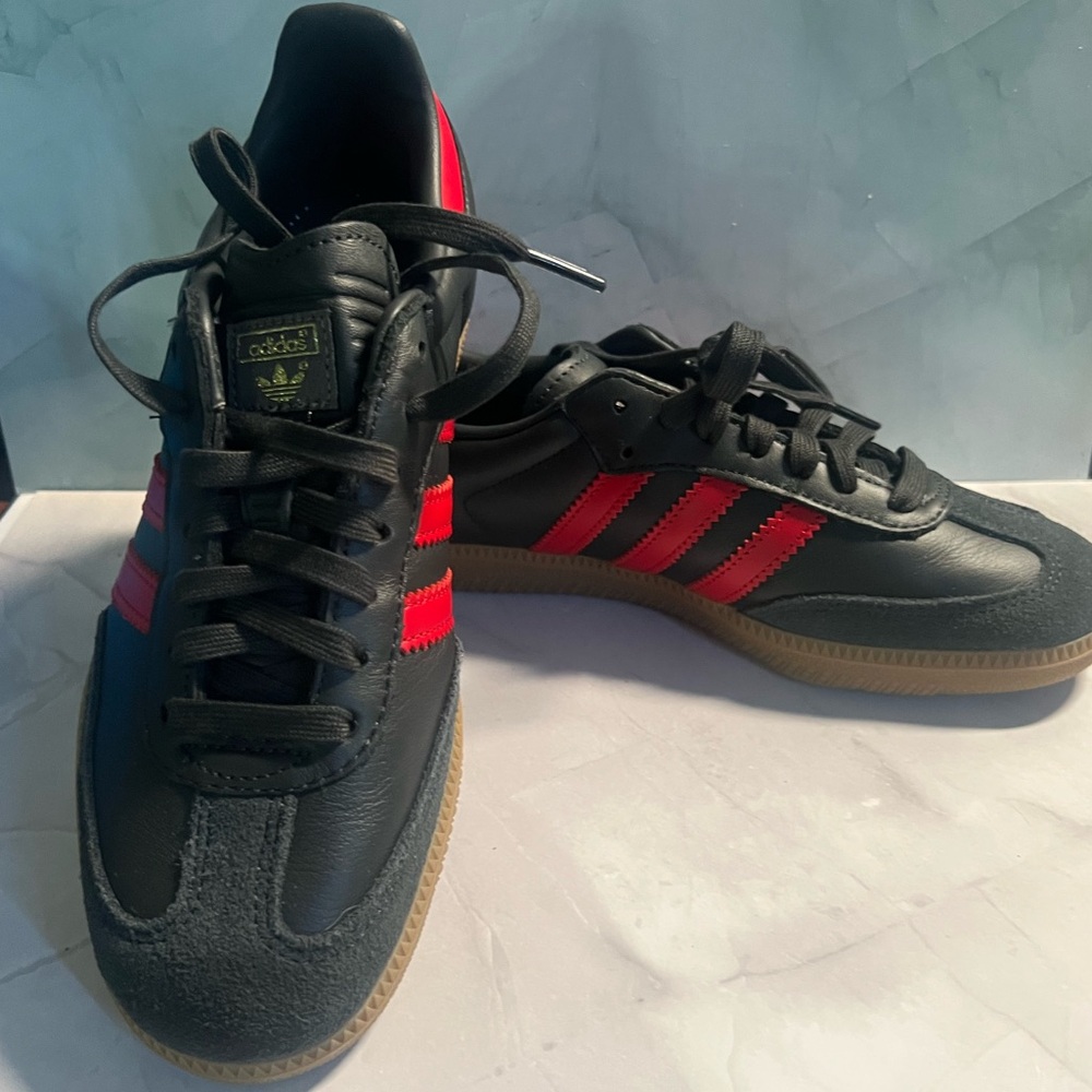 Adidas Samba OG Sneakers Black & Scarlet, Gum bottom
